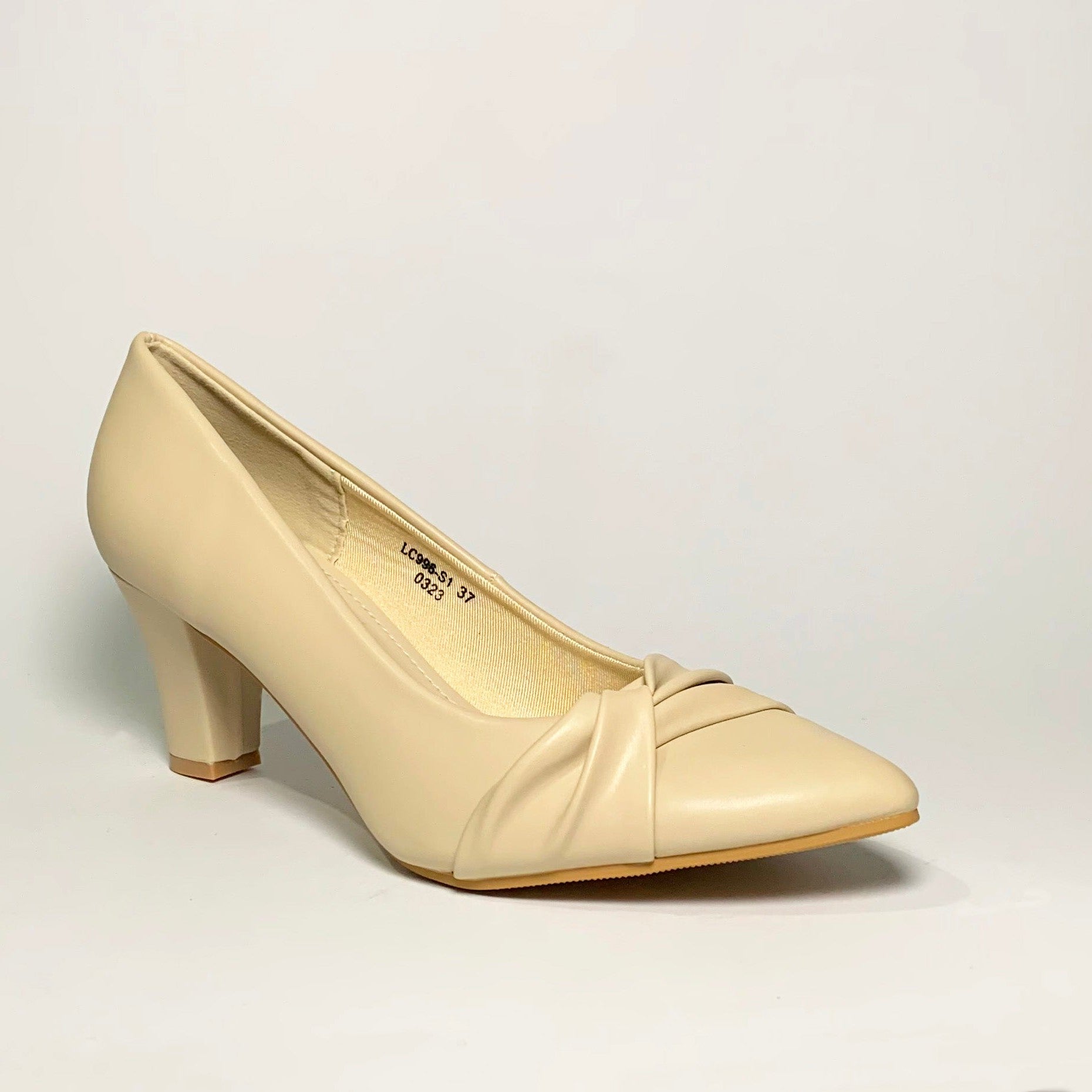 Court Shoes (Beige)